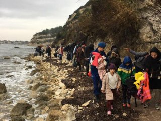 2,000 irregular migrants continue to flock to Greece-Turkey border