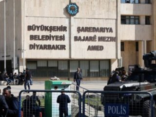 3 mayors dismissed over PKK terror links in Turkey