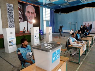 Afghanistan's Ghani wins majority in presidential vote