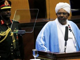 Al-Bashir has not left the country, says Lieutenant General