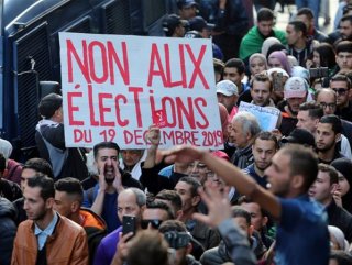 Algeria holds elections amid protest movement