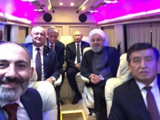 Armenian PM shares world leaders' bus selfie