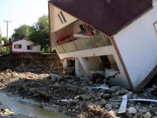 Bodies of a mother and child found after floods in Düzce