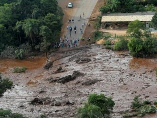 Brazil dam collapse: 300 missing, 50 confirmed dead