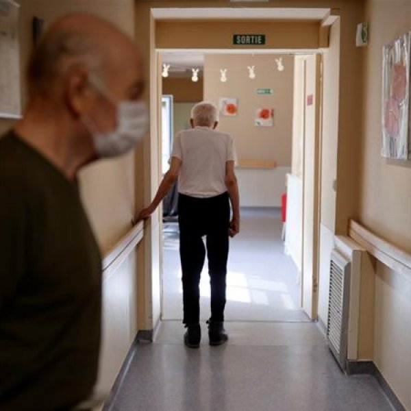 British gov’t confesses prioritized hospitals before care homes