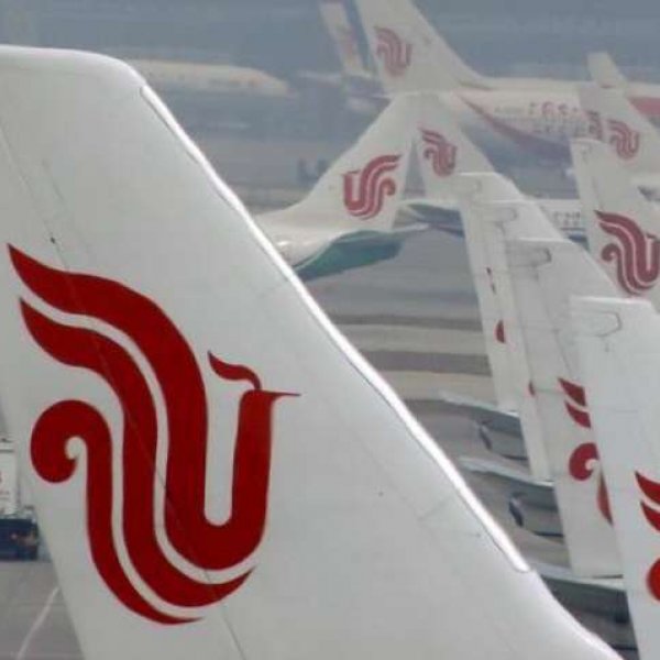 China's aviation industry suffers economic loss