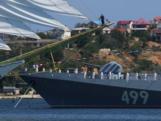 Chinese missile destroyer participates in Russian naval parade
