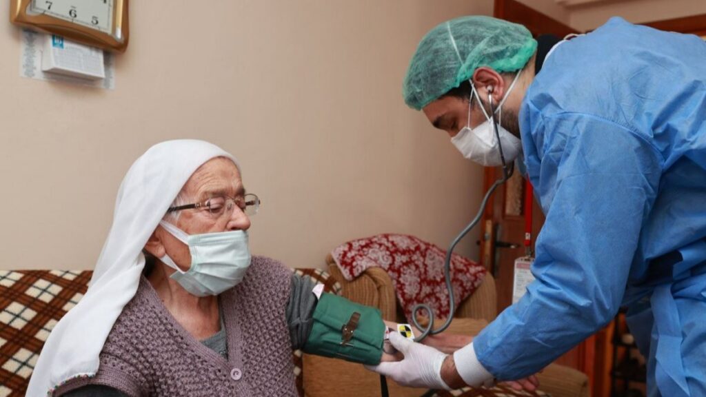 Coronavirus vaccination: Turkey provides people at-home service