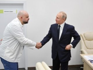 Doctor who met Putin last week tests positive for virus