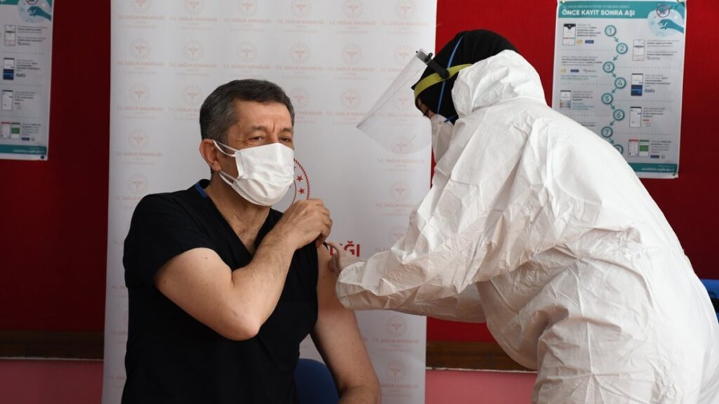Education workers start getting vaccine jabs in Turkey