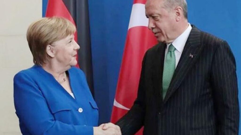 Erdoğan, Merkel talk E.Mediterranean issues on phone