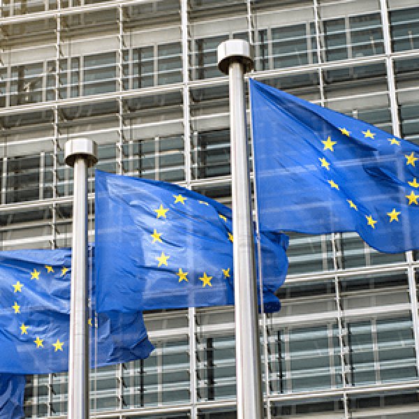 EU Commissioner warns bloc on recession