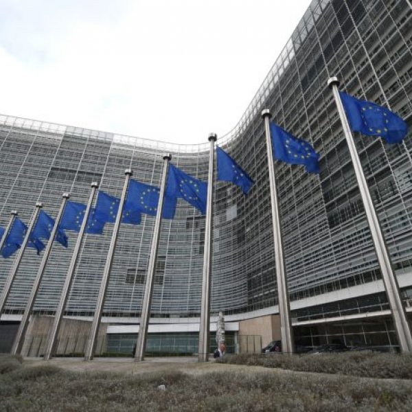 EU seeks dialogue with China despite tensions