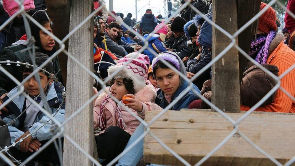 EU to give Turkey 3 billion euros to help Syrian refugees in country
