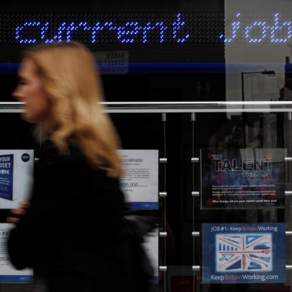 Financial job vacancies in UK shrink in second quarter
