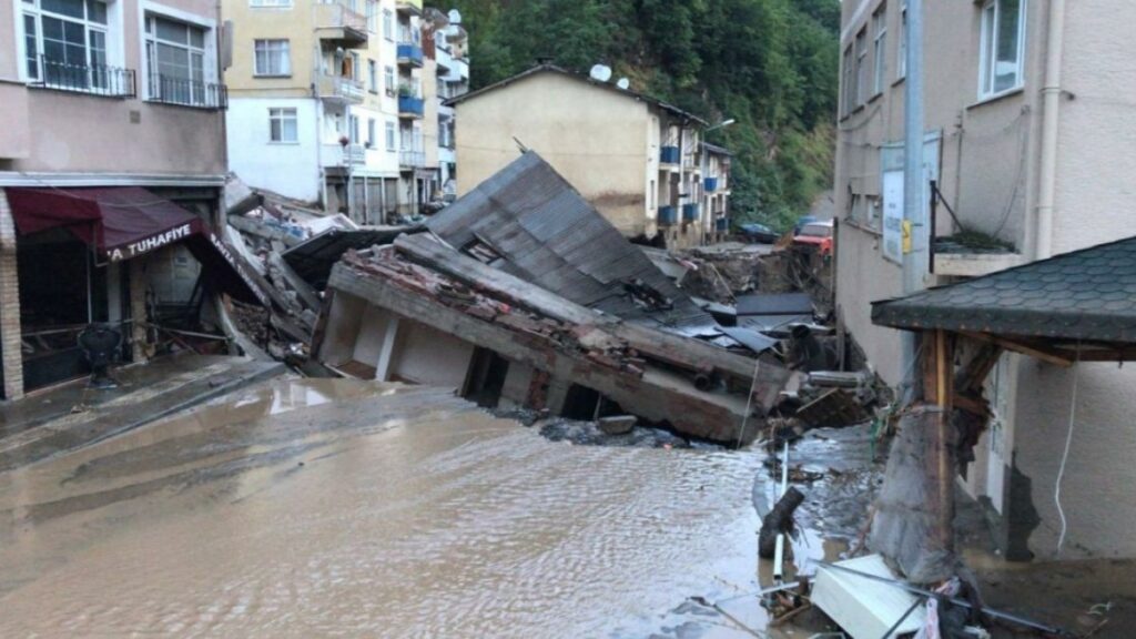Flash floods kill 8 in Turkey's Black Sea region Giresun