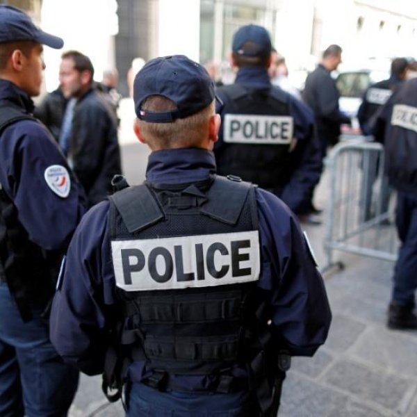 France backtracks on chokehold ban