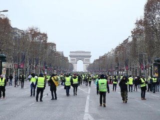 France: Death toll climbs to 10 in Yellow Vest protests