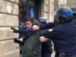 French police prevent journalists covering protests
