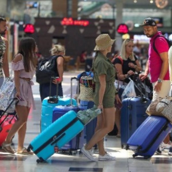 German, Turkish officials hold talks for summer tourism
