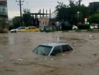 Great floods in Iran leave 11 dead