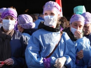 Hospital workers strike for higher pay in Netherlands