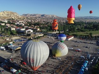 Hot air balloon festival begins in Cappadocia