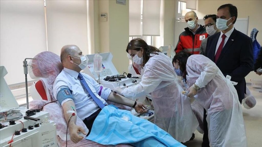 Interior Minister Suleyman Soylu gives plasma to Turkish Red Crescent