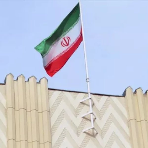 Iran warns UN chief on political action after plane cut off
