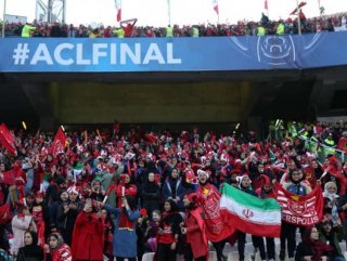 Iranian women attend first football match in 39 years