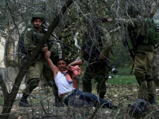 Israel forces arrest 8 Palestinians in West Bank