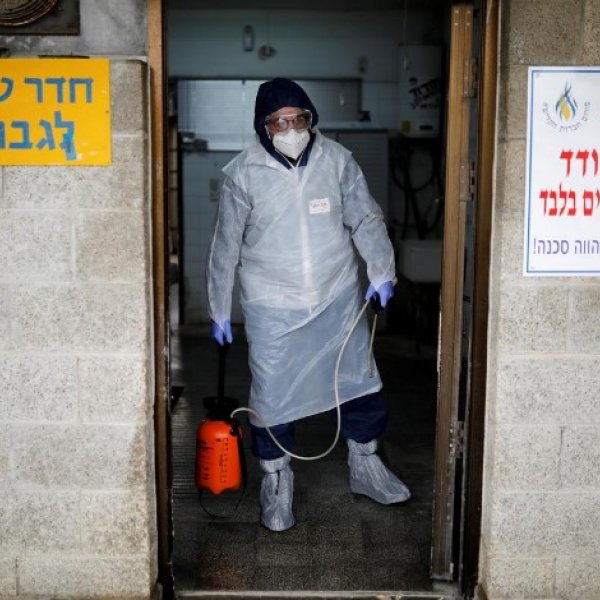 Israel reports 859 new infections