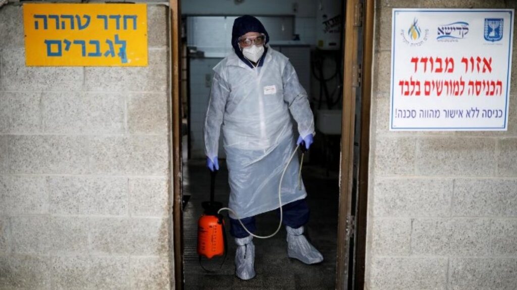 Israel reports more than 5,500 new coronavirus cases