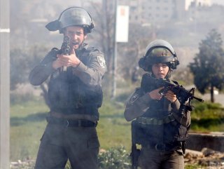 Israeli forces arrests ten Palestinians in W.Bank