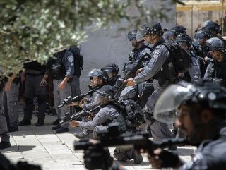 Israeli police attack worshipers at Al-Aqsa Mosque