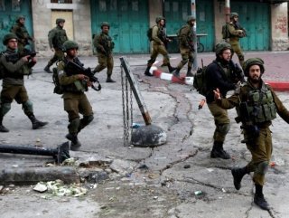 Israeli settlers attack vehicles Palestinian