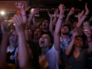Istanbulites celebrate Ekrem İmamoğlu’s election victory