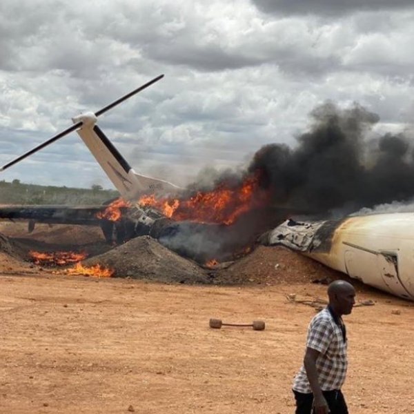 Kenya's aid plane crashes in Somalia
