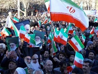 Khamenei backs fuel price hikes in Iran