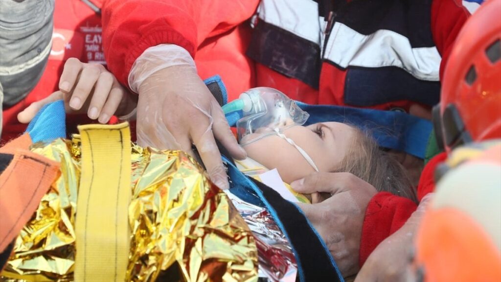 Little Ayda asks for meatballs and yoghurt drink from paramedics