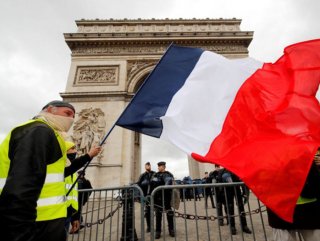 Macron sacks Paris police chief