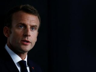 Macron urges UK to come up with a plan
