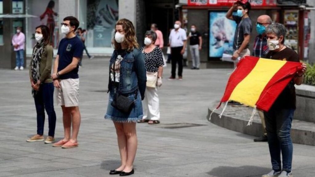 Madrid may soon need full lockdown, experts warn