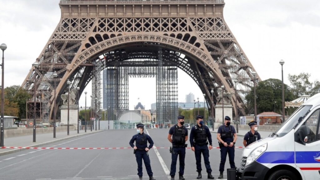 Major blast heard across Paris