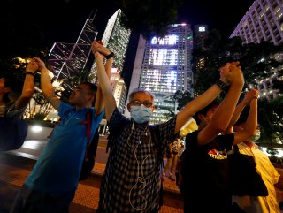 Medics join Hong Kong protests against police violence