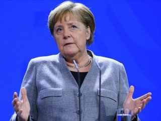 Merkel self-quarantines herself after contact with infected doctor