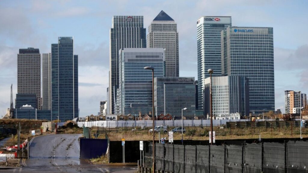 Moody’s downgrades Britain’s debt rating