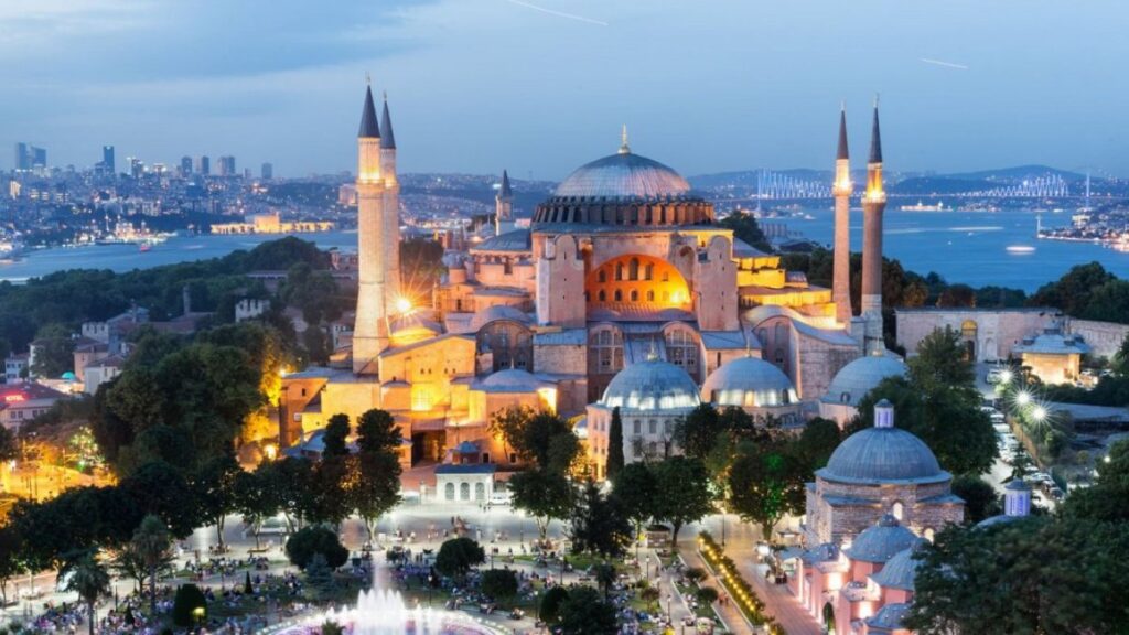More than 1.5 million visit Hagia Sophia Grand Mosque since re-opening