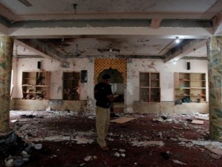 Mosque bomb attack kills 15 in Pakistan