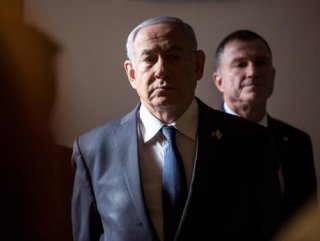 Netanyahu agrees to attend hearing on corruption charges